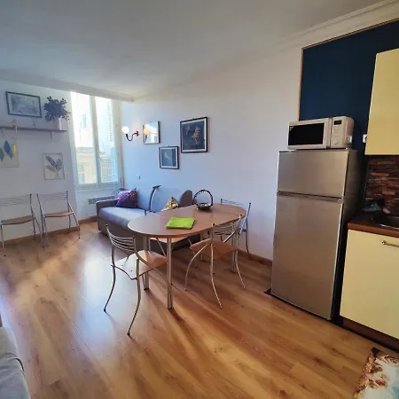 Proche Et Commerces Apartment *